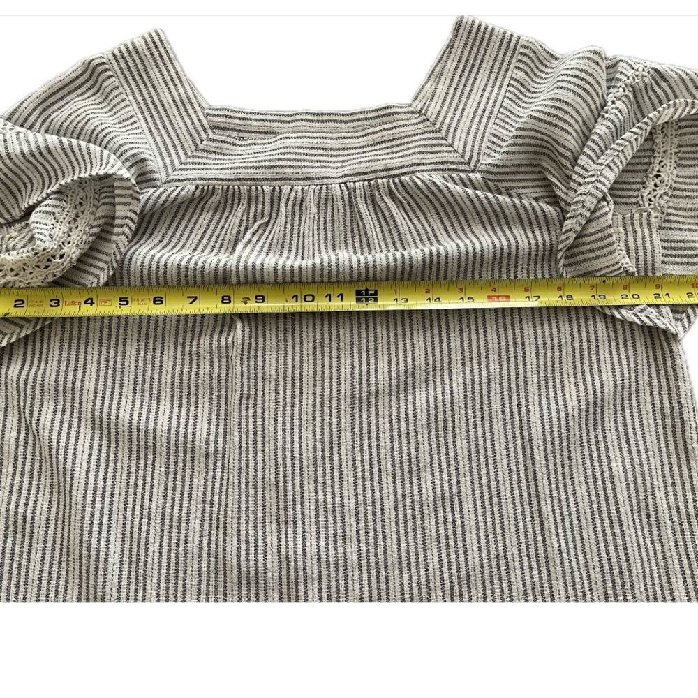 Universal Thread Black and White Striped Sleeve Blouse Women’s size Medium - Picture 6 of 8